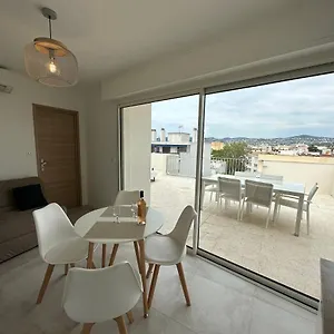 Superbe T2 En Dernier Etage , Antibes France